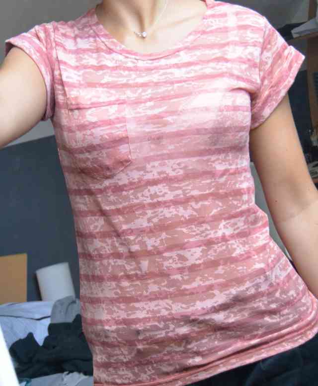 Tee shirt Naf naf facon militaire rose