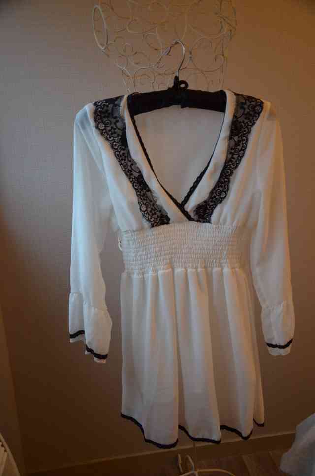 Haut/ tunique blanche brodée romantique